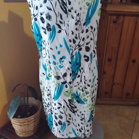 Dressbarn floral dress - Picture 4 of 4